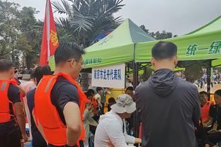 托雷斯挑衅C罗，拉莫斯在一旁给总裁支招？